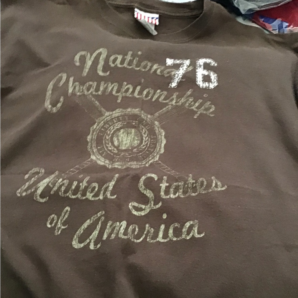 Brown short sleeve tee shirt